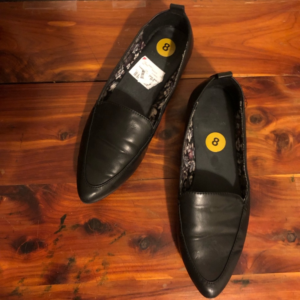 White Mountain Black Flats/ Loafers